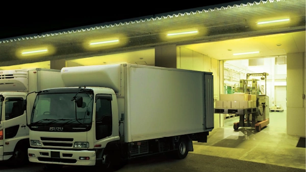 工場で使用されるマジックオプトロンLED MOL-A1